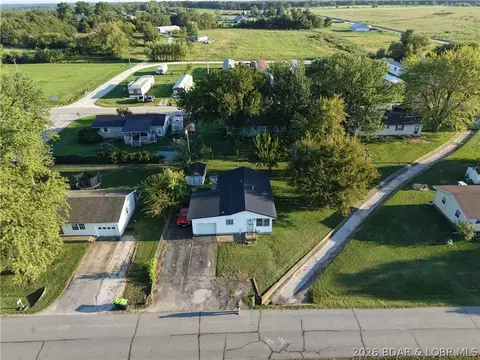 View/Area - 1102 Clay St, Versailles, MO 65084 photo 1 of 1