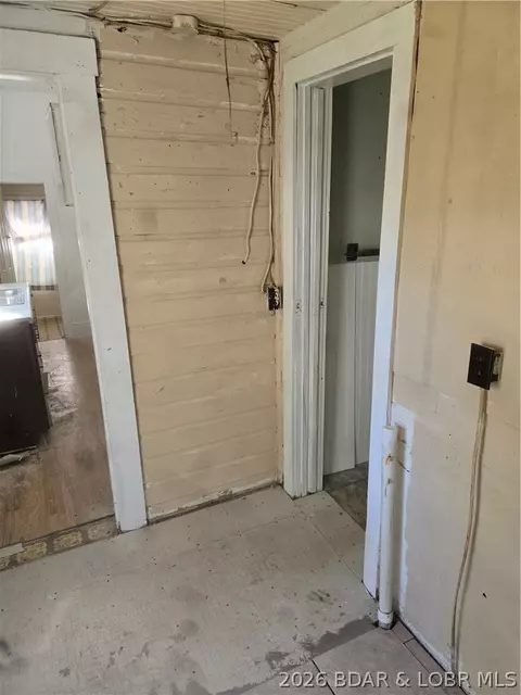 Entry Way - 208 Main, Stover, MO 65078 photo 12 of 34
