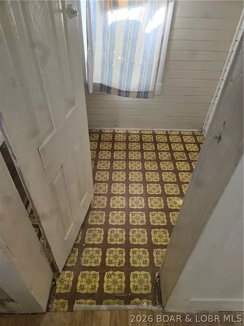 Bath - 208 Main, Stover, MO 65078 photo 1 of 4