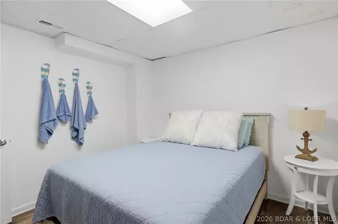Bedroom - 709 Swaying Oak Dr, Roach, MO 65787 photo 6 of 8