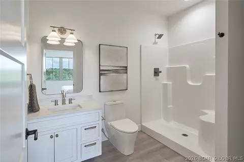 Bath - 5543 Deephaven Ln, Osage Beach, MO 65065 photo 2 of 8