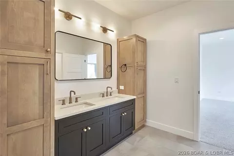 Bath - 5543 Deephaven Ln, Osage Beach, MO 65065 photo 3 of 8