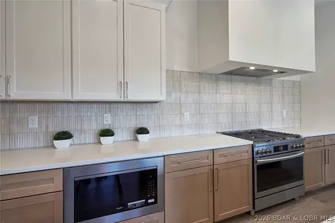 Kitchen - 5543 Deephaven Ln, Osage Beach, MO 65065 photo 6 of 7