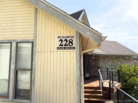Exterior - 210 Bluff Blvd #4B, Camdenton, MO 65020 photo 3 of 17