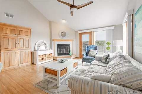 210 Bluff Blvd #4B, Camdenton, MO 65020