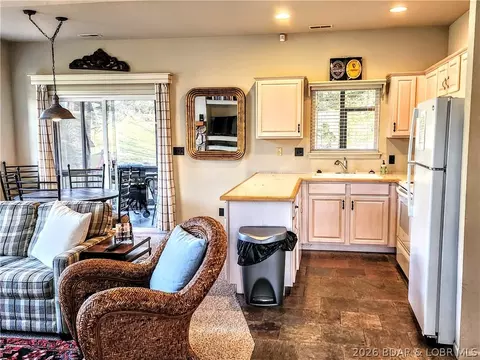 Kitchen - 42 Cottage Park W, Camdenton, MO 65020 photo 1 of 2