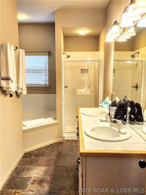 Bath - 42 Cottage Park W, Camdenton, MO 65020 photo 2 of 3