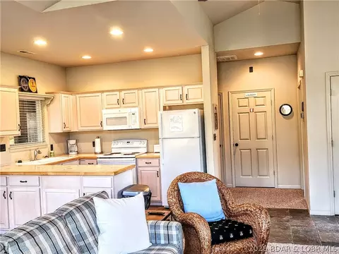 Kitchen - 42 Cottage Park W, Camdenton, MO 65020 photo 2 of 2