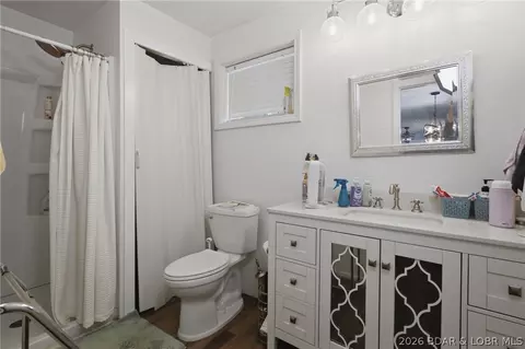 Bath - 4369 Lower Prairie Hollow Rd, Roach, MO 65787 photo 2 of 2