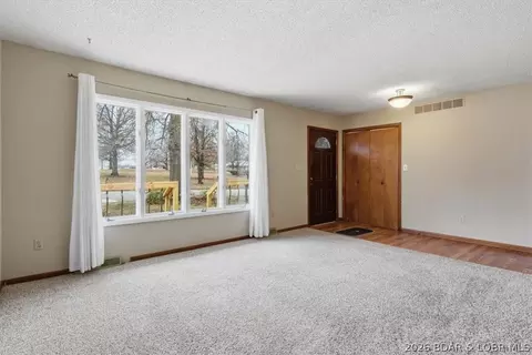 Living - 1007 Lawson Ave, Eldon, MO 65026 photo 3 of 4
