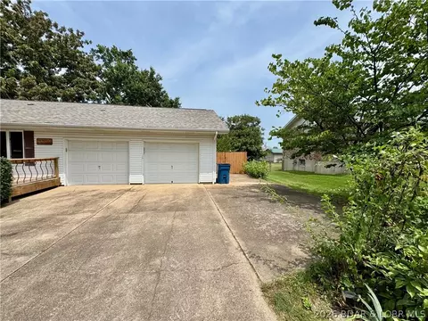 Exterior - 1007 Lawson Ave, Eldon, MO 65026 photo 7 of 12