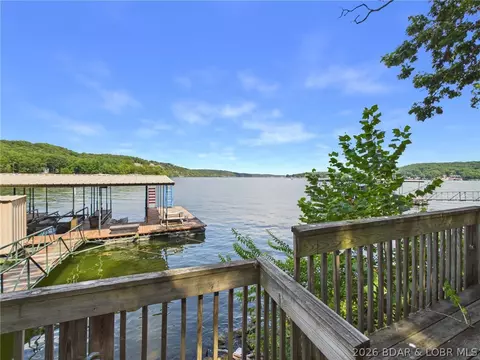 536 Shawnee View Dr, Sunrise Beach, MO 65079