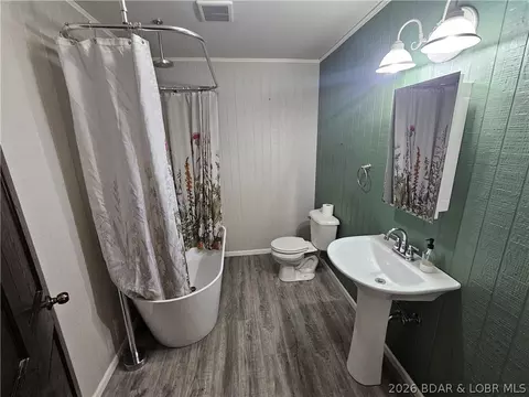 Bath - 140 Bunker Rd, Eldon, MO 65026 photo 1 of 3