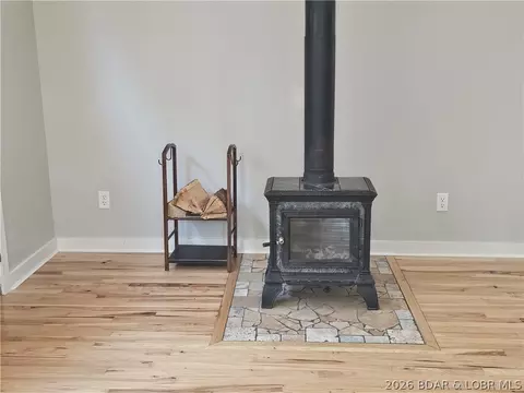 Living - 140 Bunker Rd, Eldon, MO 65026 photo 2 of 2
