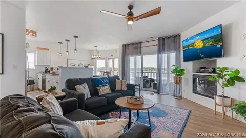 418 Regatta Bay Dr #4A, Lake Ozark, MO 65049