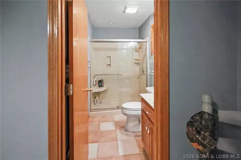 Bath - 25211 Waterview Ln, Shell Knob, MO 65747 photo 4 of 4