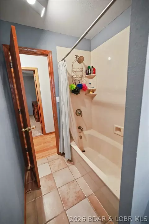 Bath - 25211 Waterview Ln, Shell Knob, MO 65747 photo 3 of 4