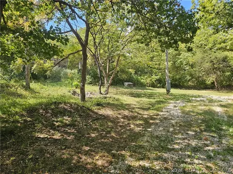 585 W Lakeview Dr, Eldon, MO 65026 photo 2