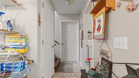 Entry Way - 16 Bitterhill Rd, Eldon, MO 65026 photo 5 of 6