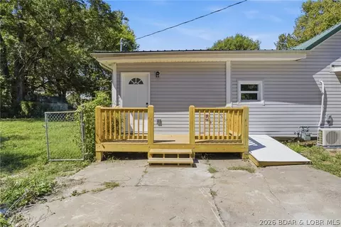 Exterior - 414 Court St, Eldon, MO 65026 photo 3 of 4