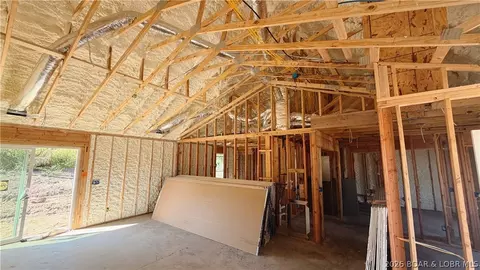 Entry Way - 208 Meredith Ln, Eldon, MO 65026 photo 2 of 4