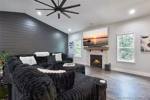 Living - 137 Spring Rd, Lake Ozark, MO 65049 photo 2 of 2
