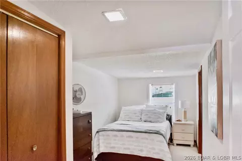 Bedroom - 32168 Venture Rd, Stover, MO 65078 photo 4 of 9