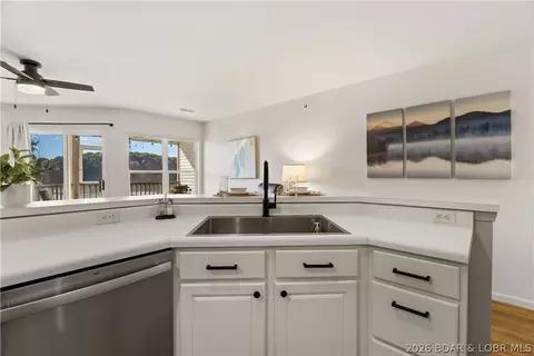 Kitchen - 549 Park Place Dr #3E, Kaiser, MO 65047 photo 2 of 4