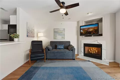 Living - 549 Park Place Dr #3E, Kaiser, MO 65047 photo 3 of 3
