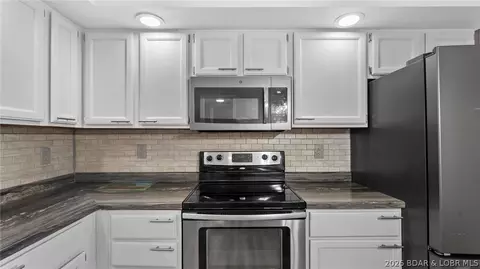 Kitchen - 10 Byrd Cir, Eldon, MO 65026 photo 3 of 7