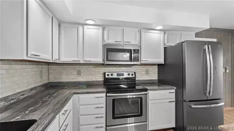 Kitchen - 10 Byrd Cir, Eldon, MO 65026 photo 6 of 7