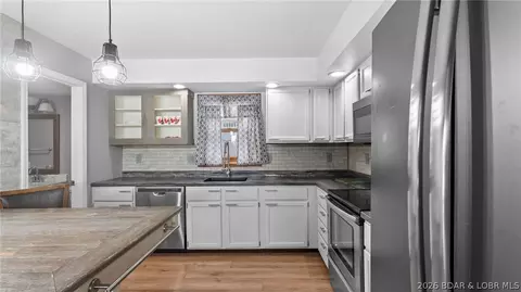 Kitchen - 10 Byrd Cir, Eldon, MO 65026 photo 5 of 7