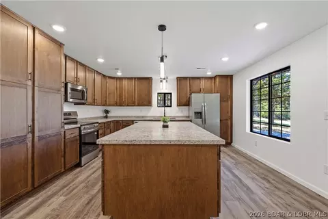Kitchen - 21264 Lavender Rd, Barnett, MO 65011 photo 4 of 6