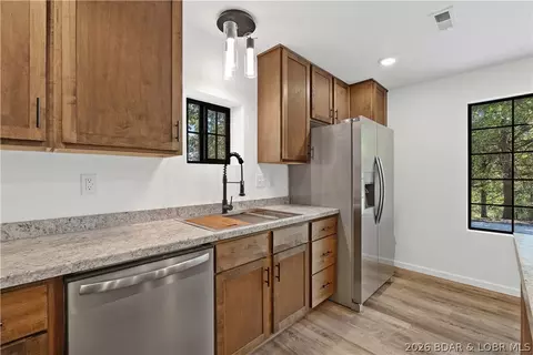 Kitchen - 21264 Lavender Rd, Barnett, MO 65011 photo 5 of 6