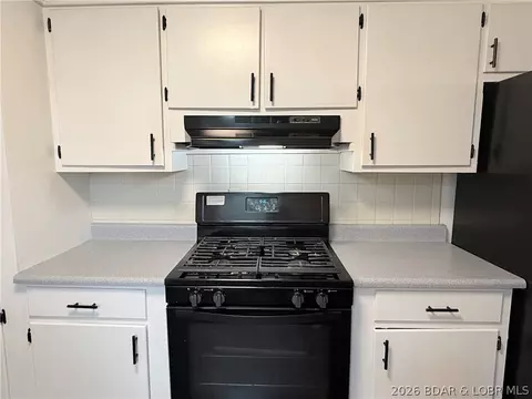 Kitchen - 108 Gerhart, Eldon, MO 65026 photo 3 of 5