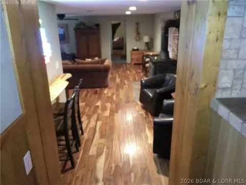 Entry Way - 1814 Sagrada Rd, Edwards, MO 65326 photo 2 of 4