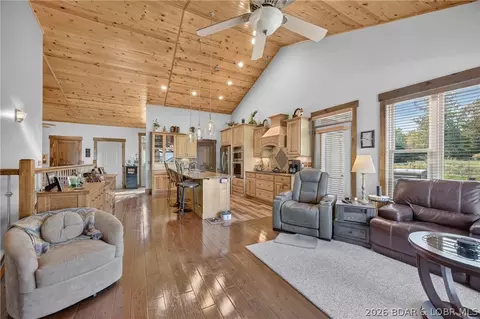 Entry Way - 3636 Big Island Dr, Roach, MO 65787 photo 3 of 7