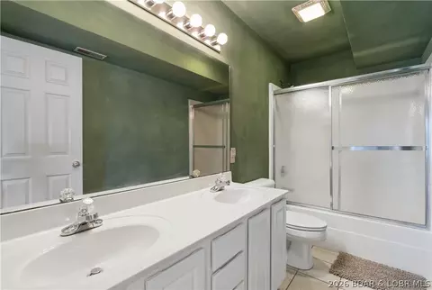 Bath - 4800 Eagleview Dr #635, Osage Beach, MO 65065 photo 1 of 2