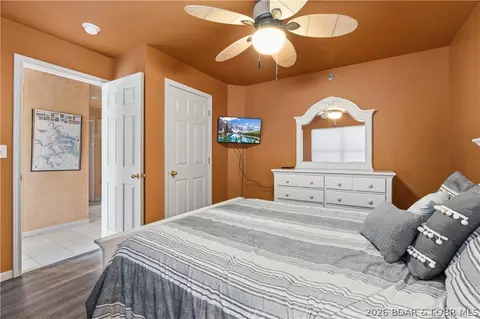 Bedroom - 4800 Eagleview Dr #635, Osage Beach, MO 65065 photo 5 of 7