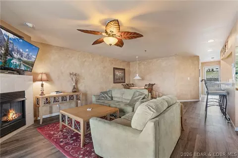 Living - 4800 Eagleview Dr #635, Osage Beach, MO 65065 photo 3 of 4