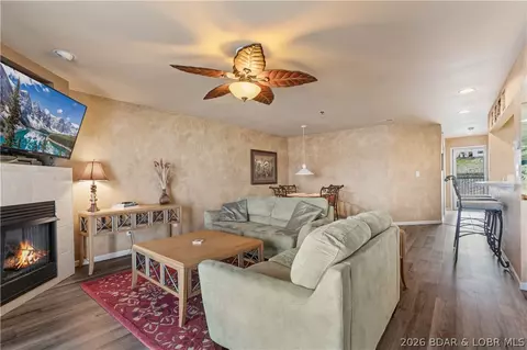 Living - 4800 Eagleview Dr #635, Osage Beach, MO 65065 photo 3 of 4
