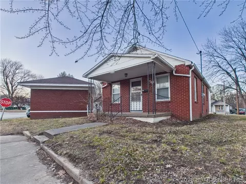 317 Mcroberts St, Other, MO 65233