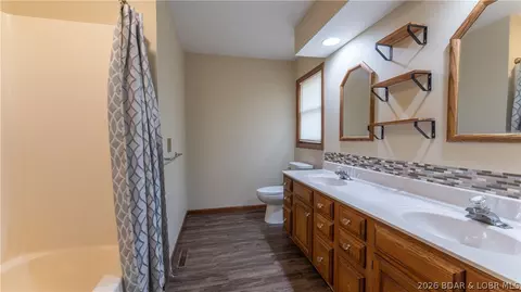 Bath - 84 Primrose Ln, Camdenton, MO 65020 photo 1 of 3