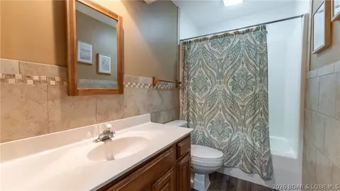 Bath - 84 Primrose Ln, Camdenton, MO 65020 photo 2 of 3