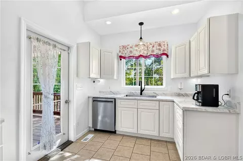 Kitchen - 92 Manchester Ln, Camdenton, MO 65020 photo 2 of 2