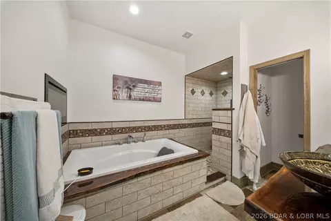 Bath - 46 Cisco Cir, Camdenton, MO 65020 photo 5 of 9