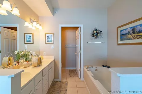 Bath - 1181 Jeffries Rd #C313, Osage Beach, MO 65065 photo 2 of 4