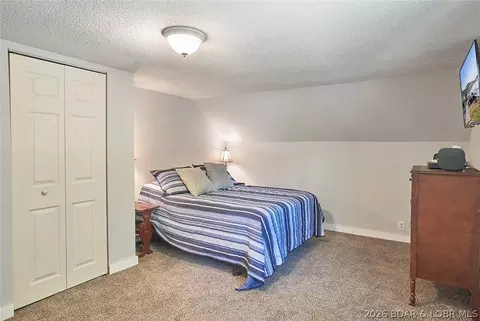 Bedroom - 276 Paradise Acres Rd, Edwards, MO 65326 photo 3 of 7