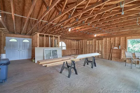 Entry Way - 276 Paradise Acres Rd, Edwards, MO 65326 photo 2 of 2