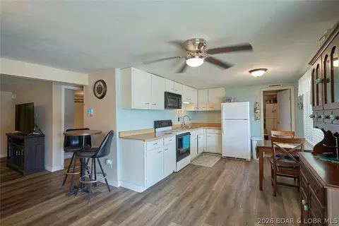 Kitchen - 276 Paradise Acres Rd, Edwards, MO 65326 photo 2 of 3